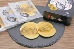 広島のおみやげ マルイチ商店 牡蠣まるごとせんべい