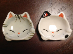 静岡のおみやげ アメショと白黒ブチ猫の豆皿
