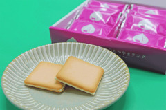 岡山のおみやげ 白桃とチーズのおかやまラング