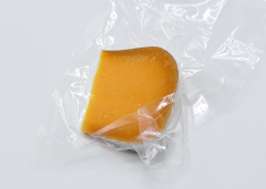 北海道のおみやげ ニセコチーズ工房 セミハード 二世古　椛【momiji】